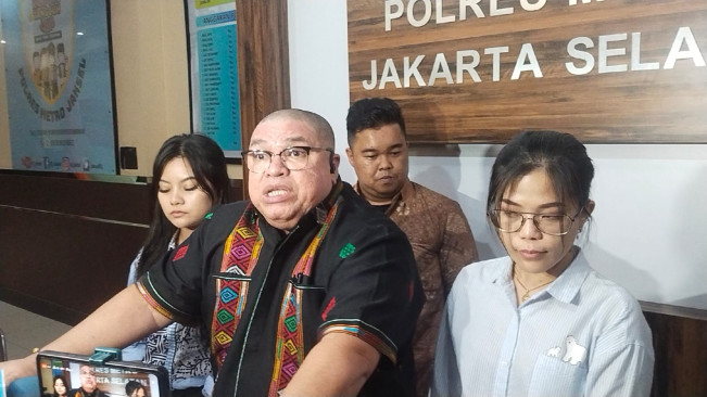 Nikita Mirzani Tak Temani Lolly Diperiksa Polisi, Razman Arif Nasution Sebut Belum Akur