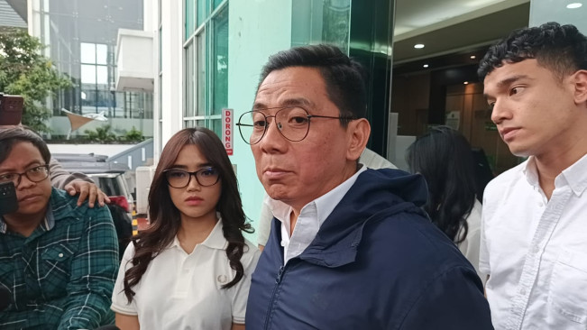 Ibunda Eks Manajer Fuji Ungkap Kejanggalan Putusan Vonis 2,5 Tahun Penjara pada Batara Ageng