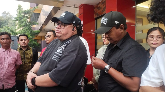 Ayah Vadel Badjideh Diperiksa Polisi 2 Jam, Tebar Ancaman ke Nikita Mirzani