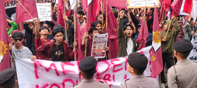 Sambut Pemeriksaan Yasonna Laoly, Mahasiswa Geruduk Gedung KPK, Tuntut Harun Masiku Diadili