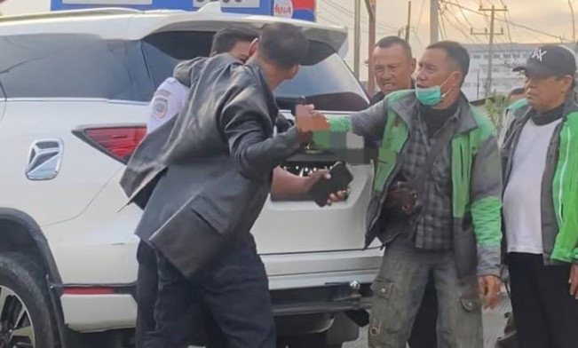 Sopir Pajero Aniaya Kernet Bus Damri dengan Senjata Tajam