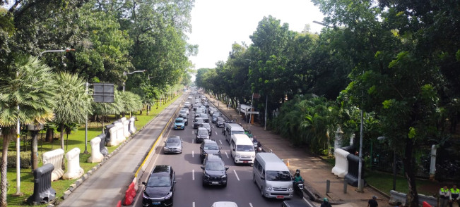 Jelang Pelantikan 481 Kepala Daerah, Lalin di Medan Merdeka Arah Istana Negara Padat Merayap