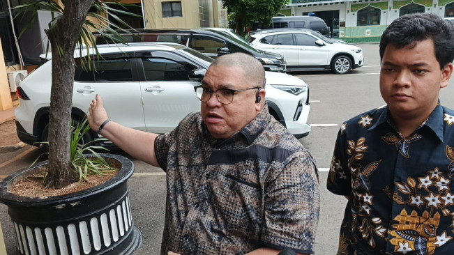 Berencana Cabut Laporan Terhadap Nikita Mirzani, Razman Ngaku Heran Sikap Umar Badjideh Mendadak Melunak