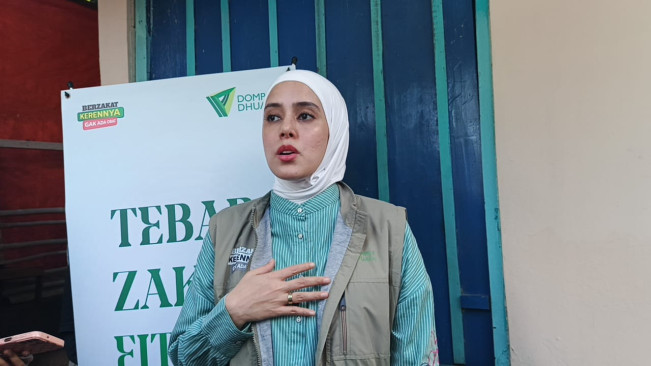 Fairuz A Rafiq Rayakan Lebaran Bersama Kakak dan Ibunya yang Sakit Alzheimer