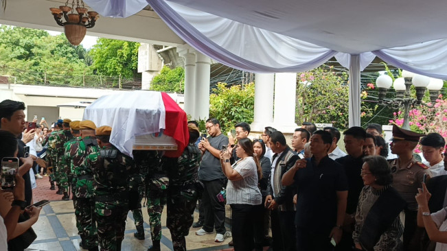 Jenazah Hotma Sitompul Diberangkatkan ke San Diego Hills, Diawali Penyerahan Jenazah ke Negara