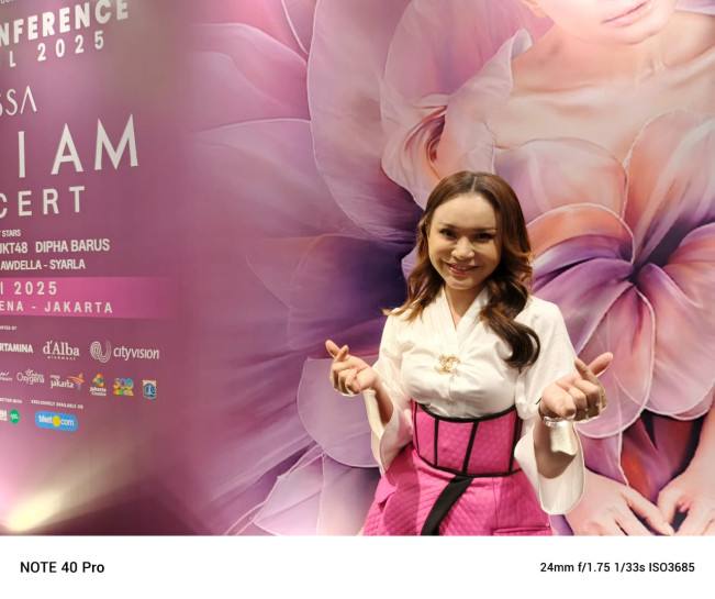 Buntut Terpeleset Menginjak Gaun, Rossa Jatuh di Panggung Acara Puteri Indonesia