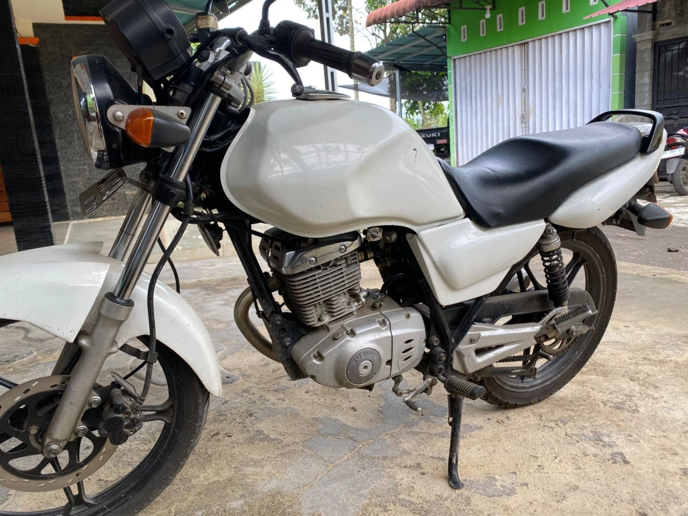 Suzuki Thunder, Motor Tangguh yang Dijuluki Musuh SPBU