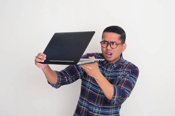 7 Tips Merawat Laptop di Rumah Agar Awet & Kencang