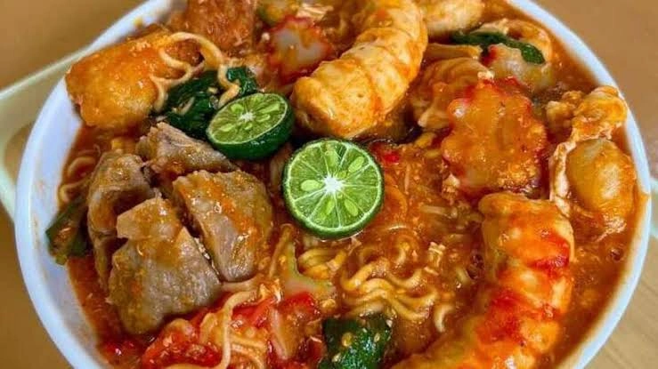 Sejarah Seblak: Berawal dari Kerupuk Usang 1940-an