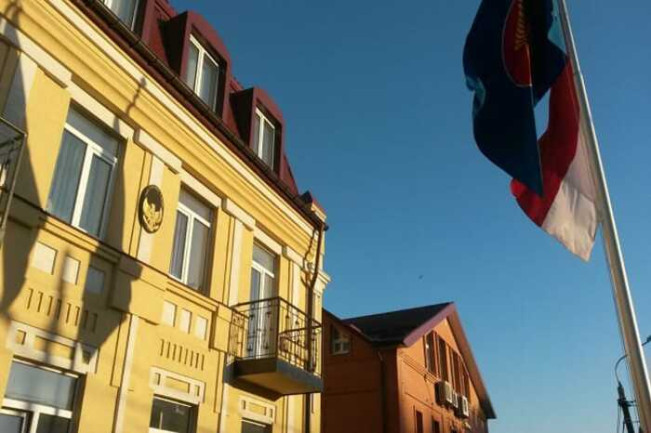 Imigrasi Keluarkan Surat Jalan Pengganti Paspor bagi WNI di Ukraina