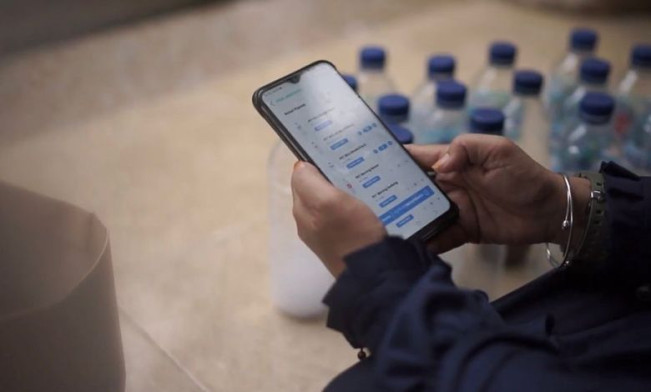 "Sentuhan Jari" Sulap Sampah Jadi Rupiah