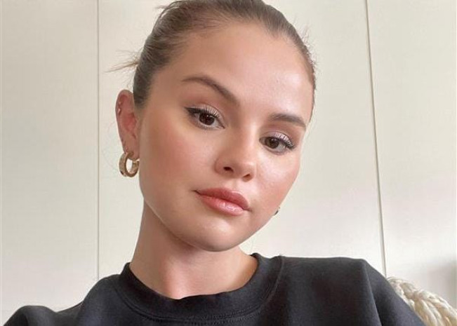 Muak Lihat Kekerasan di Dunia, Selena Gomez Vakum dari Sosmed