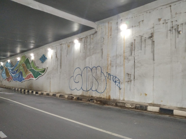 Belum Genap Setahun, Vandalisme Kotori Underpass Depok