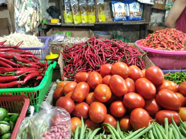 Jelang Nataru Harga Cabai Masih "Pedas"