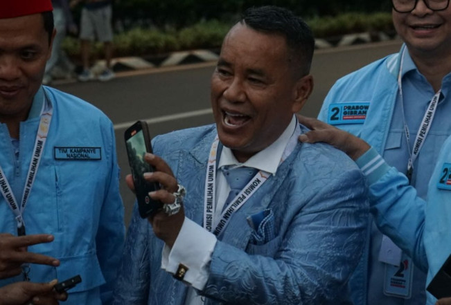 Cincin Mewah Hotman Paris saat Hadiri Debat Capres Ternyata Ada Artinya