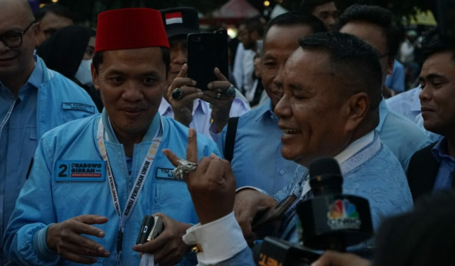Cincin Mewah Hotman Paris saat Hadiri Debat Capres Ternyata Ada Artinya