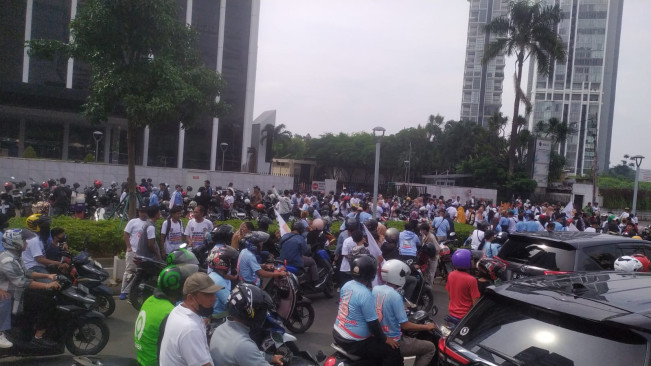 Semarak! Pendukung Prabowo-Gibran Padati Kampanye Akbar di GBK