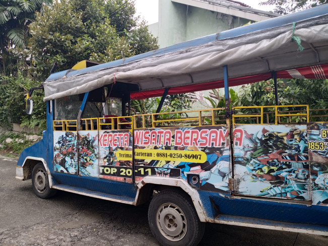 Unik! TPS di Depok Bertema Kerajaan Nusantara