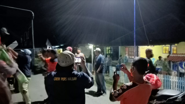 Gunung Ibu Naik Level Awas, 263 Warga Diungsikan