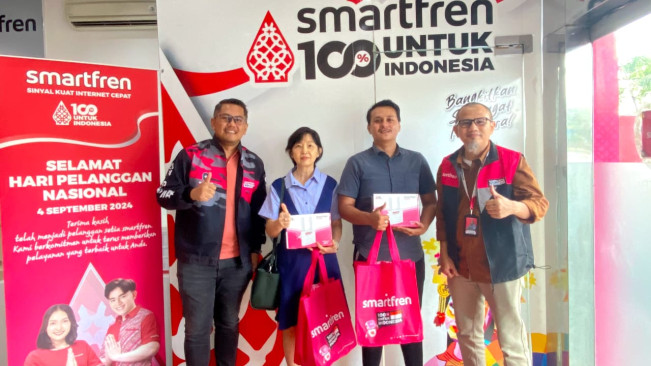 Hari Pelanggan Nasional 2024, Smartfren Beri Hadiah untuk Pelanggan Setia di Sumut