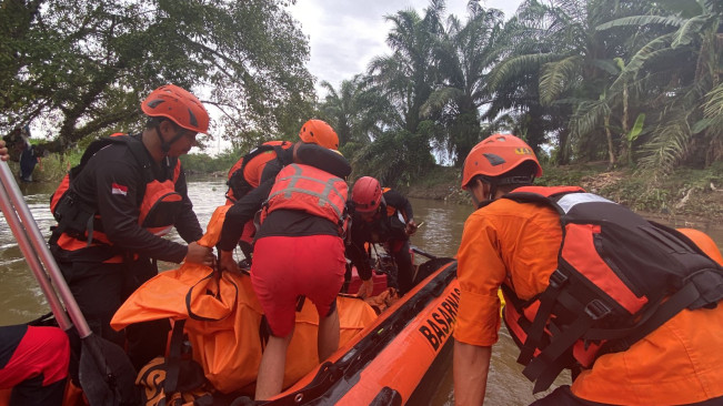 Hanyut di Sungai Tembung, Bocah SD Ditemukan Tewas