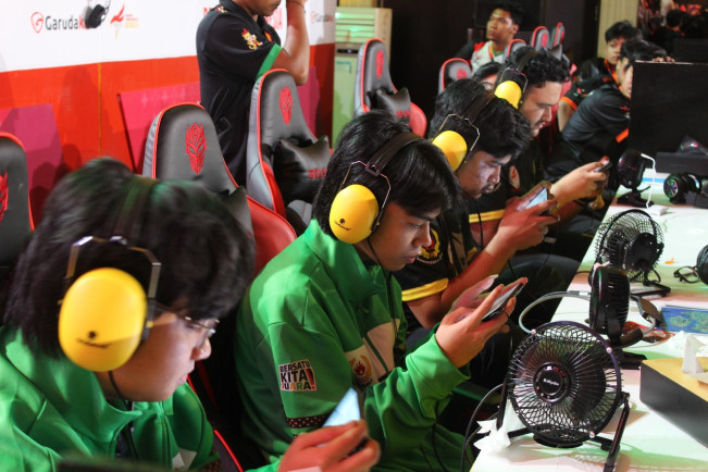 Layanan Khusus Tri Bagi Pecinta E-Sport di PON XXI Aceh-Sumut