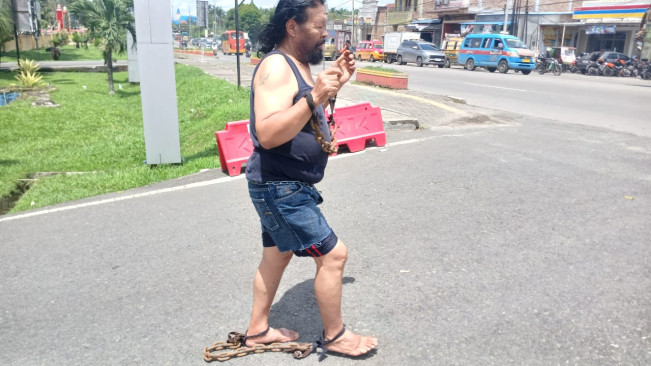 Datangi Polda Sumut dengan Tangan dan Kaki Dirantai, Ngadap Tarigan: Saya Minta Keadilan