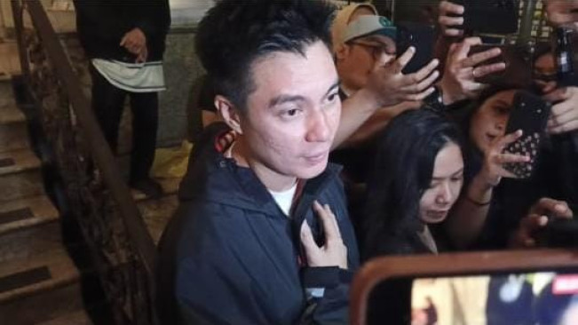 Baim Wong saat ditemui di rumah duka hotman Hutapea (Selvianus Kopong Basar)