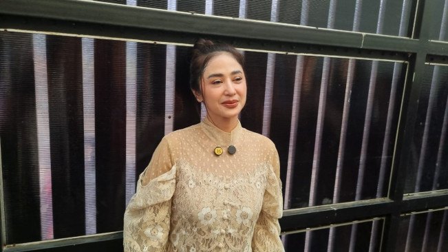 Dewi Perssik sambut Idul Adha 1446 H (6/6) [ Selvianus Kopong Basar]