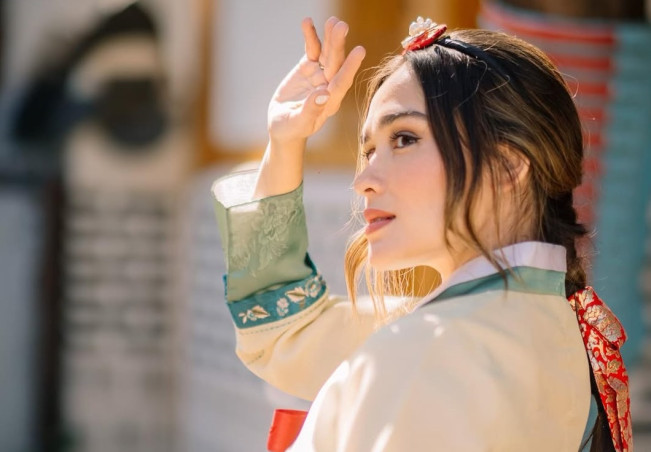 Sosok Yasmine Wildblood Menantu Japto Soerjosoemarno