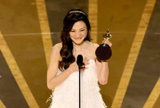 Raih Piala Oscar, Michelle Yeoh Cetak Sejarah Baru