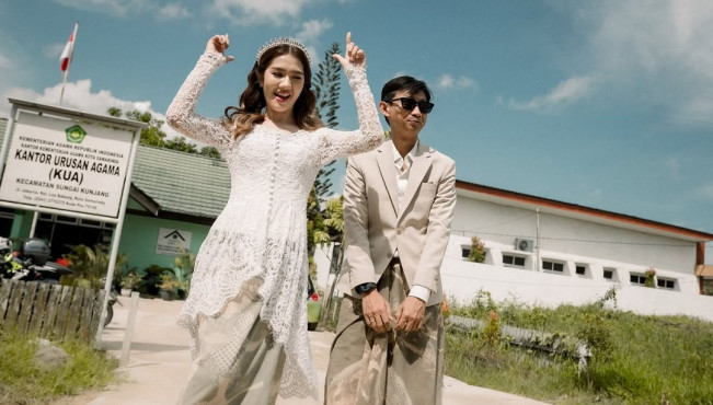 Siapa Vini Caroline? Menikah dengan Komika Yono Bakrie di KUA