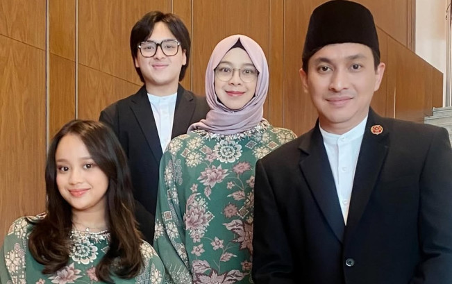 Yovie Widianto dan keluarga. [Instagram]