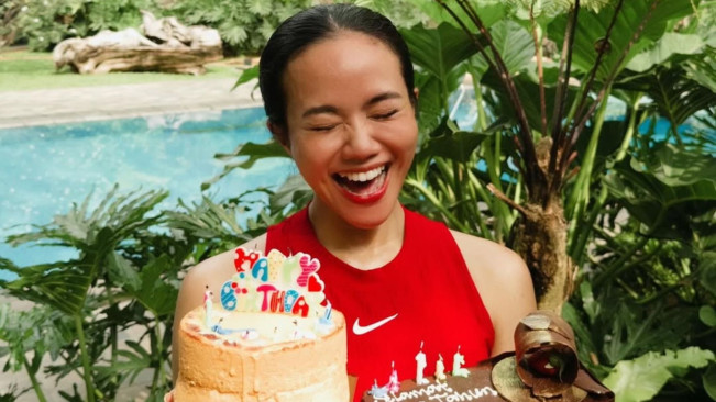 Potret Ulang Tahun Yura Yunita, Terharu Dapat Kejutan dari Para Sahabat