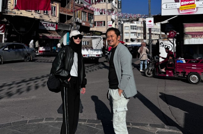 Rumah Ortu Ambruk Digerogoti Rayap, di Mana Zaskia Adya Mecca?