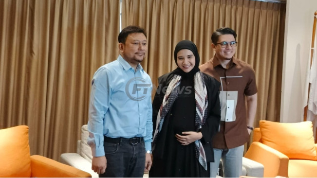 Hamil Anak Kedua, Zaskia Sungkar Ngidam Makan Mangga Tengah Malam