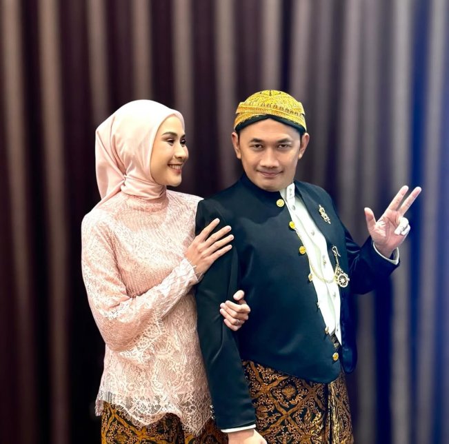 Zaskia Adya Mecca dan Hanung Bramantyo. (Instagram/@hanungbramantyo)