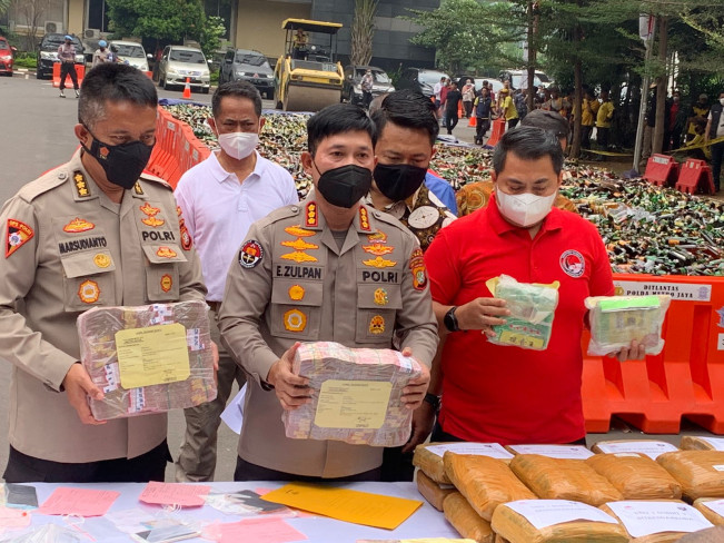 Wow! Hanya Empat Hari, Polda Metro Jaya Sita Setengah Ton Ganja, 100 Kg Sabu