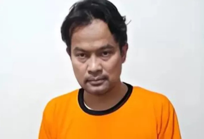 Tampang Abi Sudirman Pakai Baju Orange: Pelaku Pelecehan Anak Panti Asuhan Tangerang