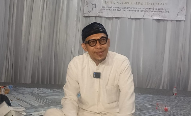 Meski Diguyur Hujan, Tahlil 40 Hari Kepergian Mpok Alpa Tetap Dipadati Jemaah