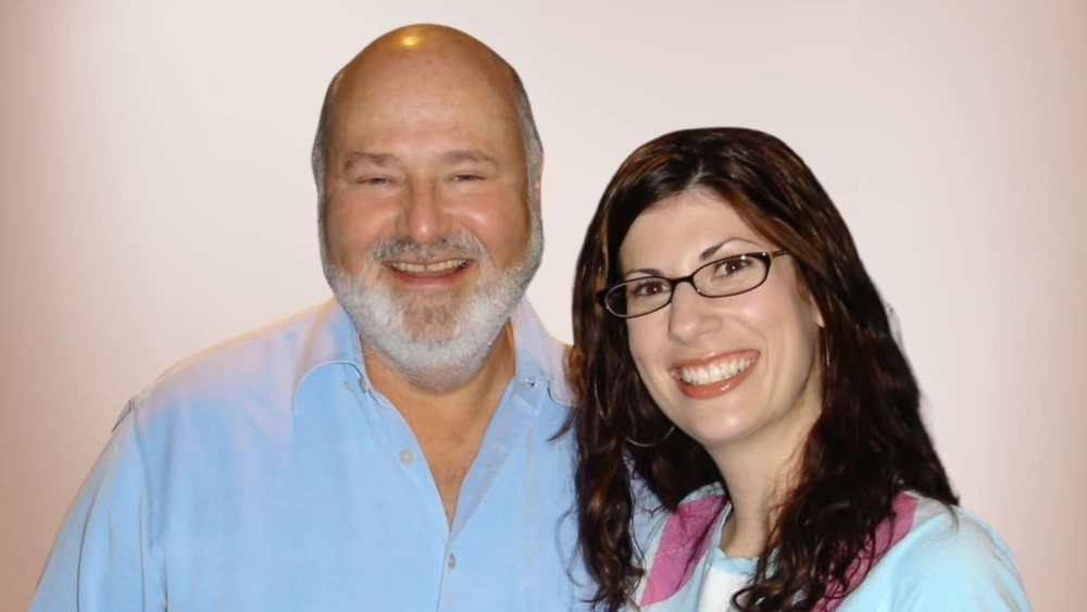 Aktor dan Sutradara Hollywood serta Istri Ditemukan Tewas, Dibunuh Anak Sendiri?