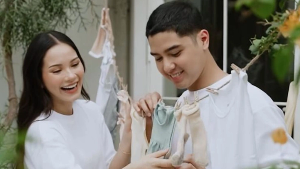 Al Ghazali dan Alyssa Daguise akan dikaruniai bayi perempuan. [Instagram/@alyssadaguise]