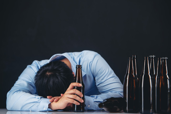 Bahaya Minuman Keras, Bisa Sebabkan Kebutaan