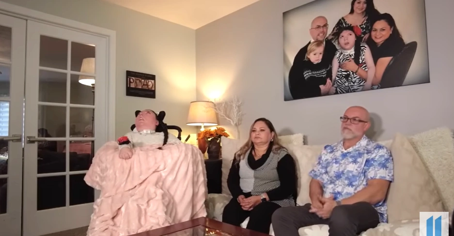 Alex berulang tahun ke-20. [youtube WHAS11]