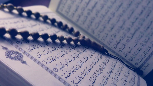 Kenapa Umat Islam Harus Bisa Baca Alquran dalam Bahasa Aslinya?