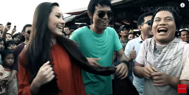 5 Potret Alyssa Daguise Pernah Jadi Model Video Klip Band Wali