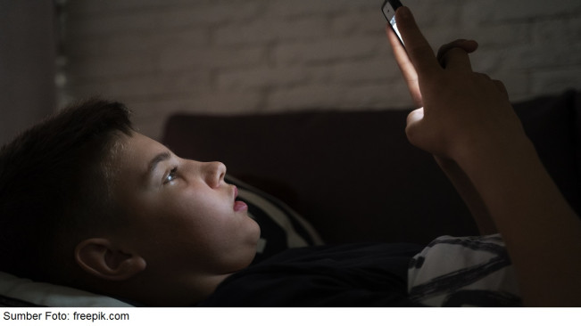 Jaga Mata Anak Selama Liburan: Jangan Kebablasan "Screentime", Bahaya!