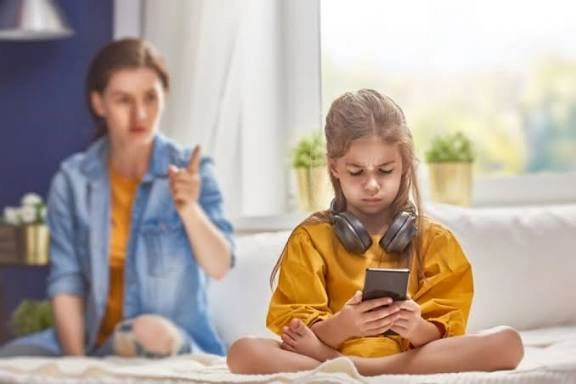 Tips Bijak Memberi Gadget ke Anak agar Tetap Aman dan Edukatif