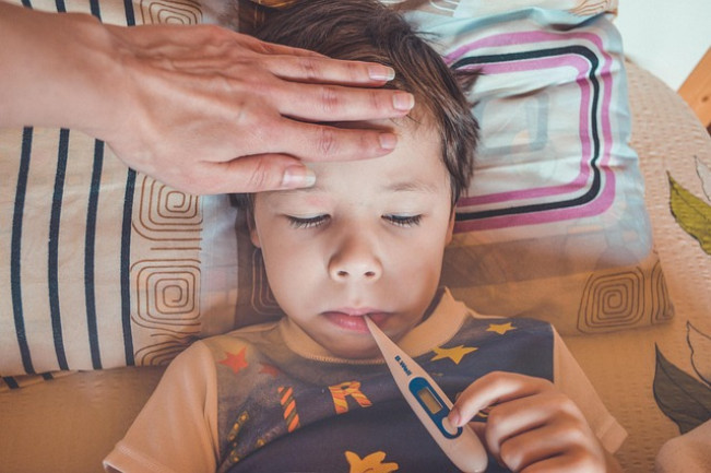 5 Hal yang Perlu Diperhatikan Orang Tua saat Memberikan Paracetamol ke Anak