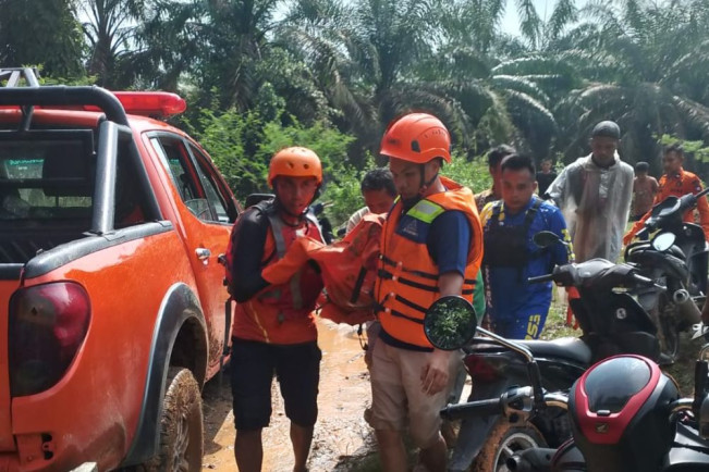 Jasad Ghufron Ditemukan 30 Kilometer dari Lokasinya Tenggelam di Sungai Subayang